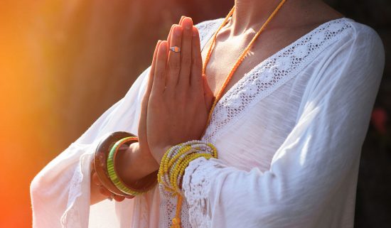 Saludo mantra namaste yoga