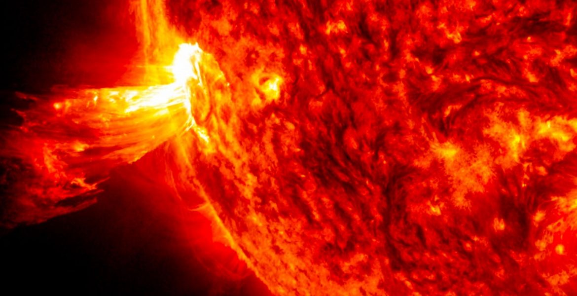 Una tormenta solar golpearía la Tierra el viernes: podría causar apagones y afectar las comunicaciones 1