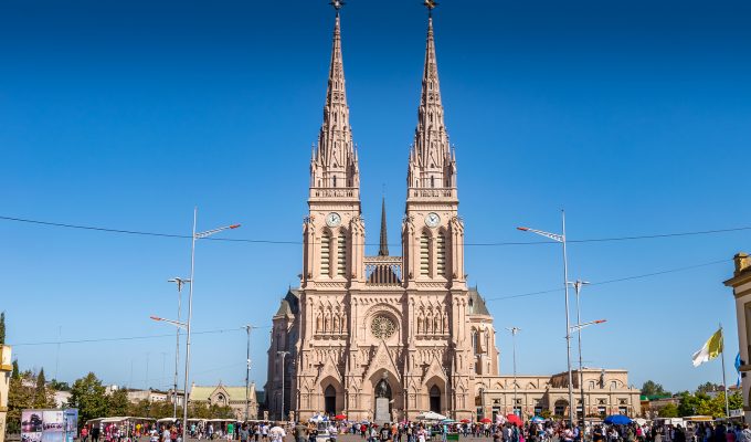 foto de la basílica de Lujan en provincia de Buenos Aires