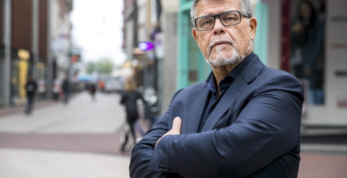 Lifting judicial para ganar en Tinder: tiene 69 años y libra una batalla legal para que lo reconozcan como persona joven 3