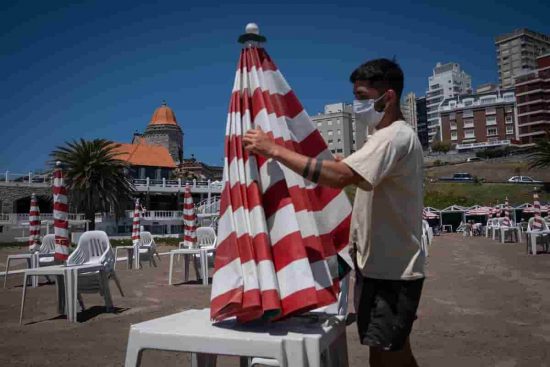 Mar del Plata: los balnearios alertan que lo primordial será la distancia y el uso de barbijos 10