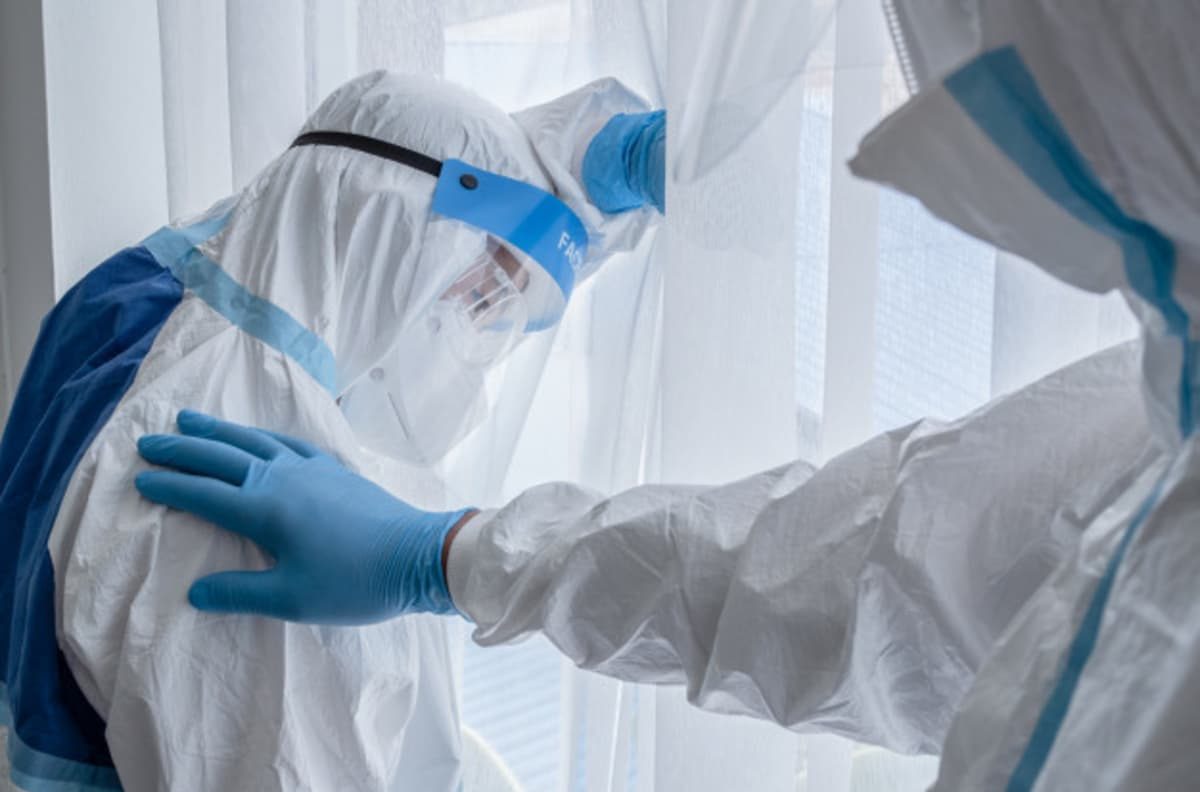 medicos cansados por covid