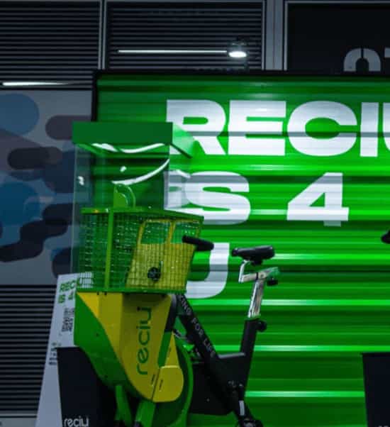 ReciU Bike: la bicicleta fija que recicla basura