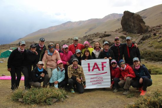 Homenaje a la vida: 31 pacientes recuperados de cáncer de mama llegaron hasta el avión del Milagro de los Andes 13