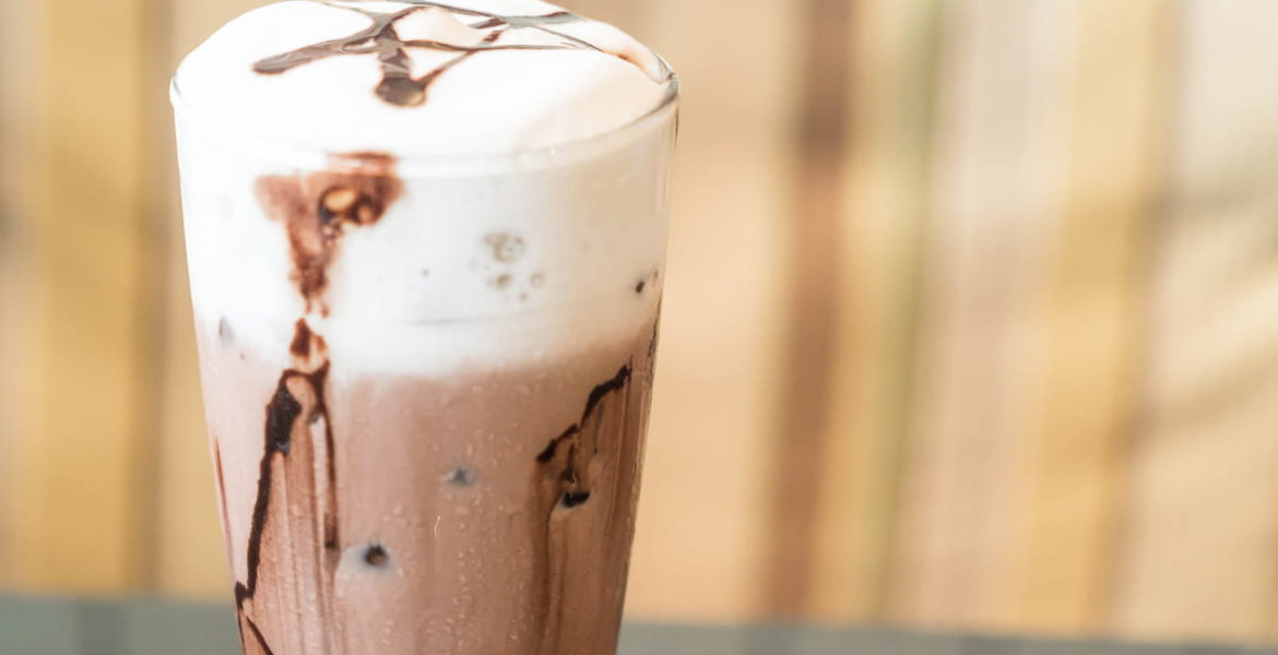 cómo hacer un milkshake de banana y dulce de leche