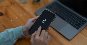 Adultos “a la caza” de menores en internet: cómo no caer en la trampa 18