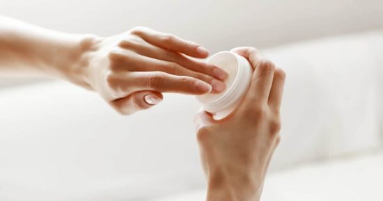 Vaselina para las arrugas: cómo usarla para reducir las huellas de los años 6