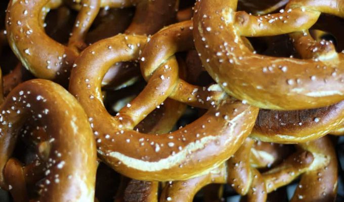 como hacer pretzels caseros