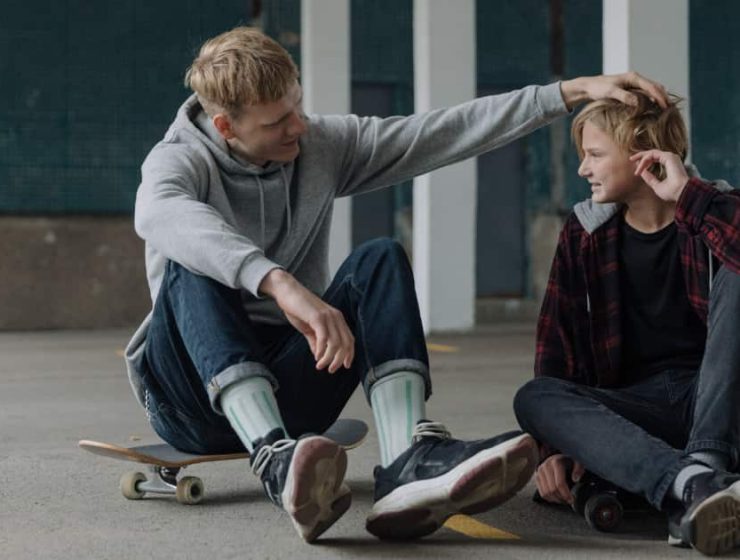 Cómo mejorar el vínculo entre hermanos luego de una pelea 3