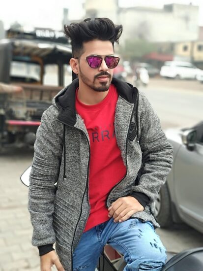 Estilo urbano y peinado moderno de tendencia muy actual