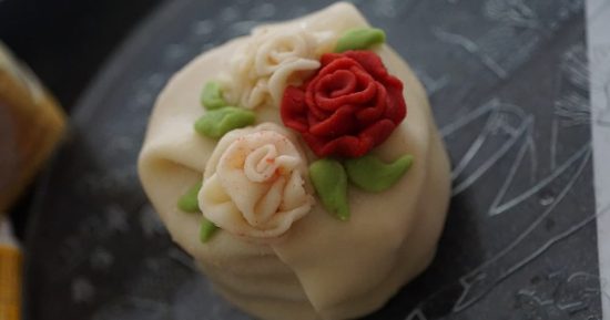 Cómo hacer una rosa de mazapán en pocos pasos 6