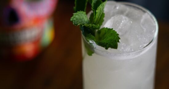 9 recetas de cócteles fáciles para hacer en las fiestas 17