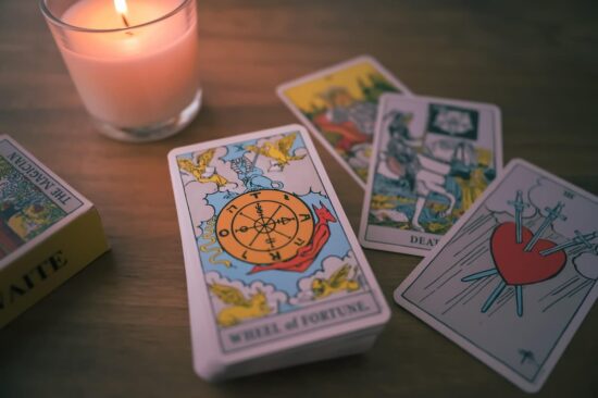 cómo funciona el tarot en una lectura simple