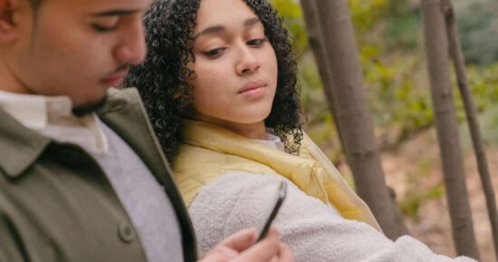 Celos y redes sociales, una combinación peligrosa en las relaciones adolescentes 8 Celos y redes sociales, una combinación peligrosa en las relaciones adolescentes 8