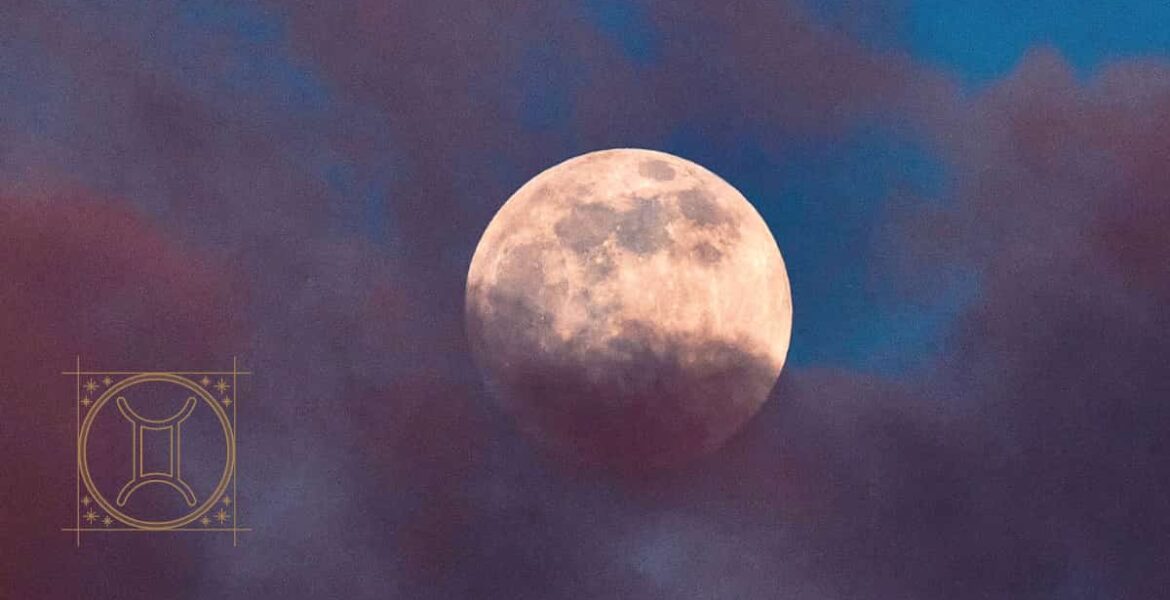 Desde la más remota antigüedad la actividad humana se ha sometido al influjo de la Luna. Sería absurdo negar la influencia que ella ejerce sobre la Tierra,