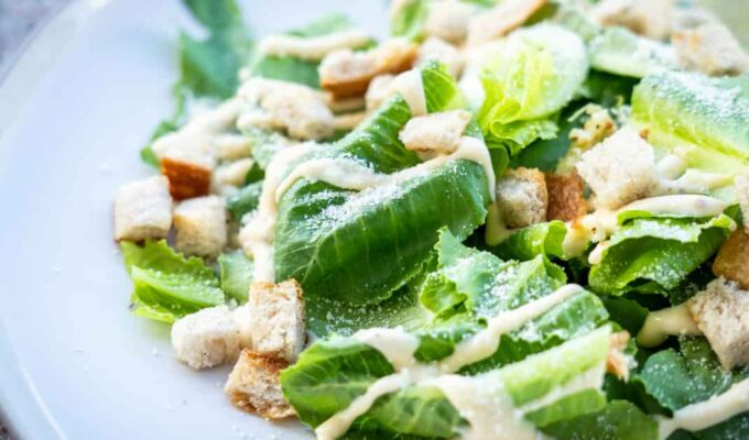 como hacer ensalada caesar