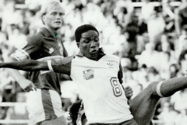 Patrick ‘Ace’ Ntsoelengoe in action for the Toronto Blizzard.