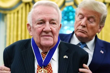 Donald Trump awards the National Medal of Freedom to former Attorney General Edwin Meese.