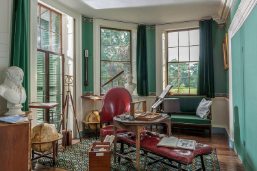 A room in Monticello.