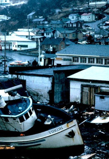 At the Very Beginning of the Great Alaska Earthquake  Bunk History