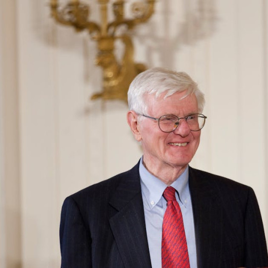 Gordon Wood receiving the National Humanities Medal from President Obama.