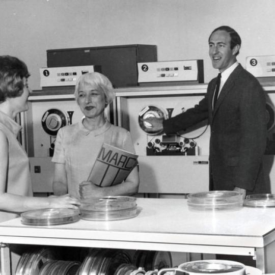 Henriette Avram with colleagues.