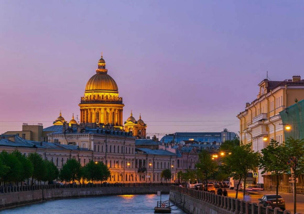 San Petersburgo impondrá un impuesto a centros turísticos y empresas del sector a partir del próximo 1 de enero de 2025 1