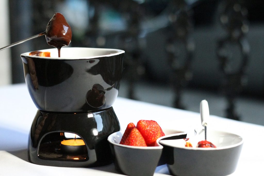 Fondue de Morango com Chocolate - Foto: Berg Silva