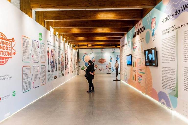 Exposição sobre Webtoon no Centro Cultural Coreano do Brasil, na avenida Paulista