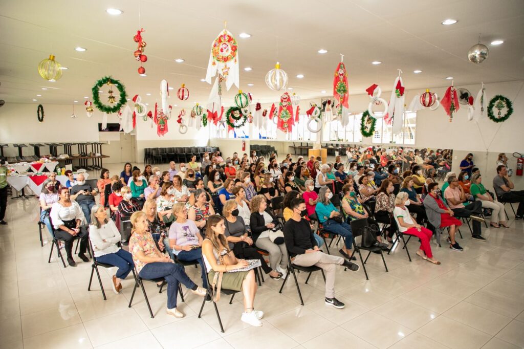 Prefeitura de São Caetano certifica alunos da Terceira Idade que concluíram curso do Nutre&Ação Sênior