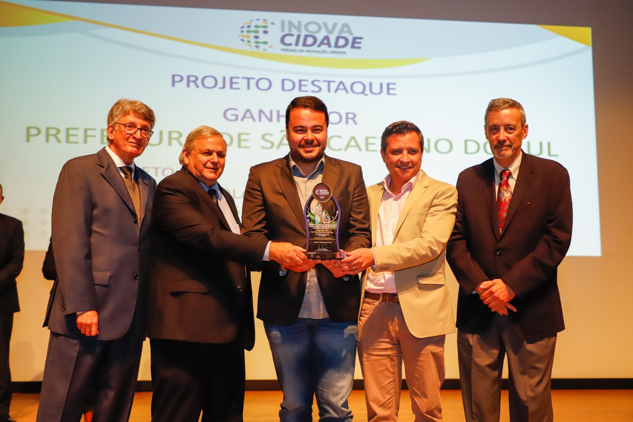 São Caetano recebe Prêmio InovaCidade 2022 pela criação do CGE e a implantação do Wi-Fi 6 na rede de Educação