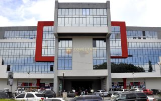 payless plaza central