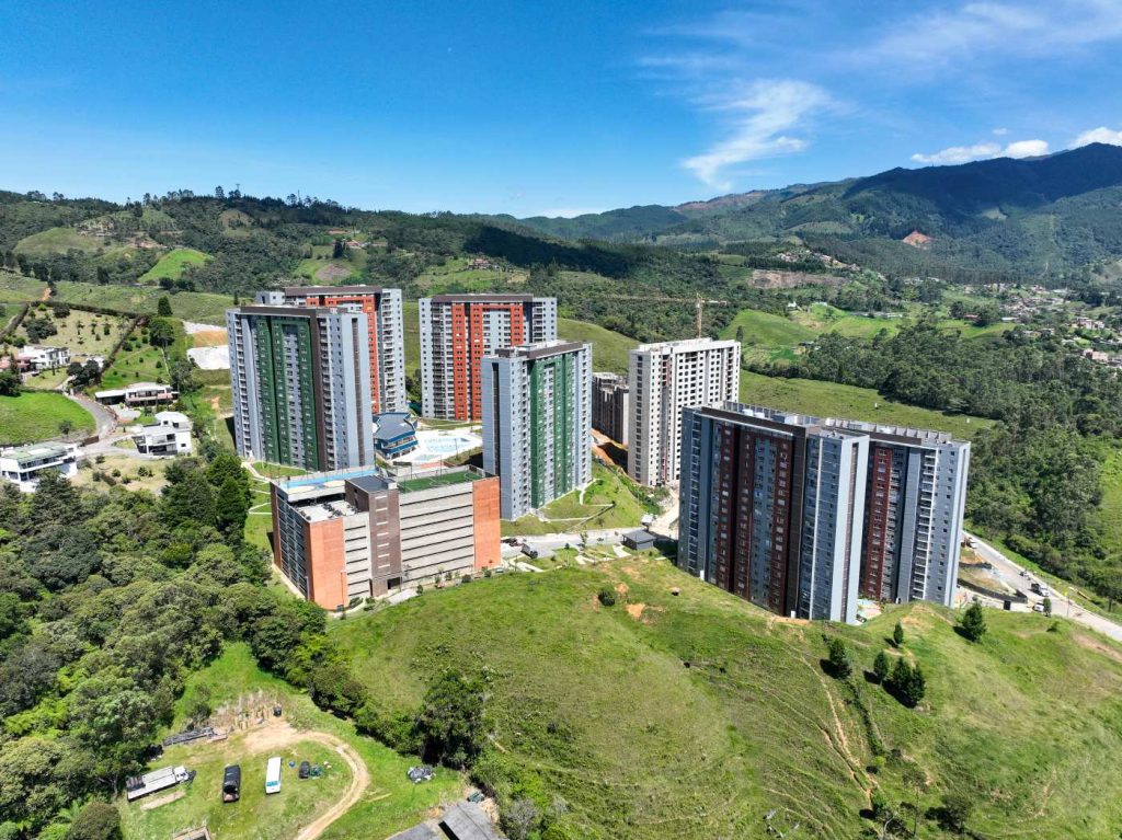 proyectos de vivienda VIS, Aragua, Jaggua y Mazzú, Cladas Antioquia