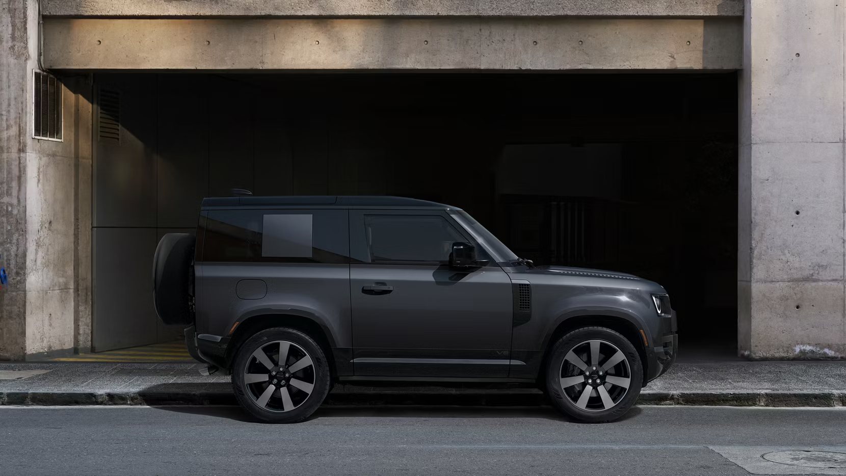 Land Rover Defender - Image