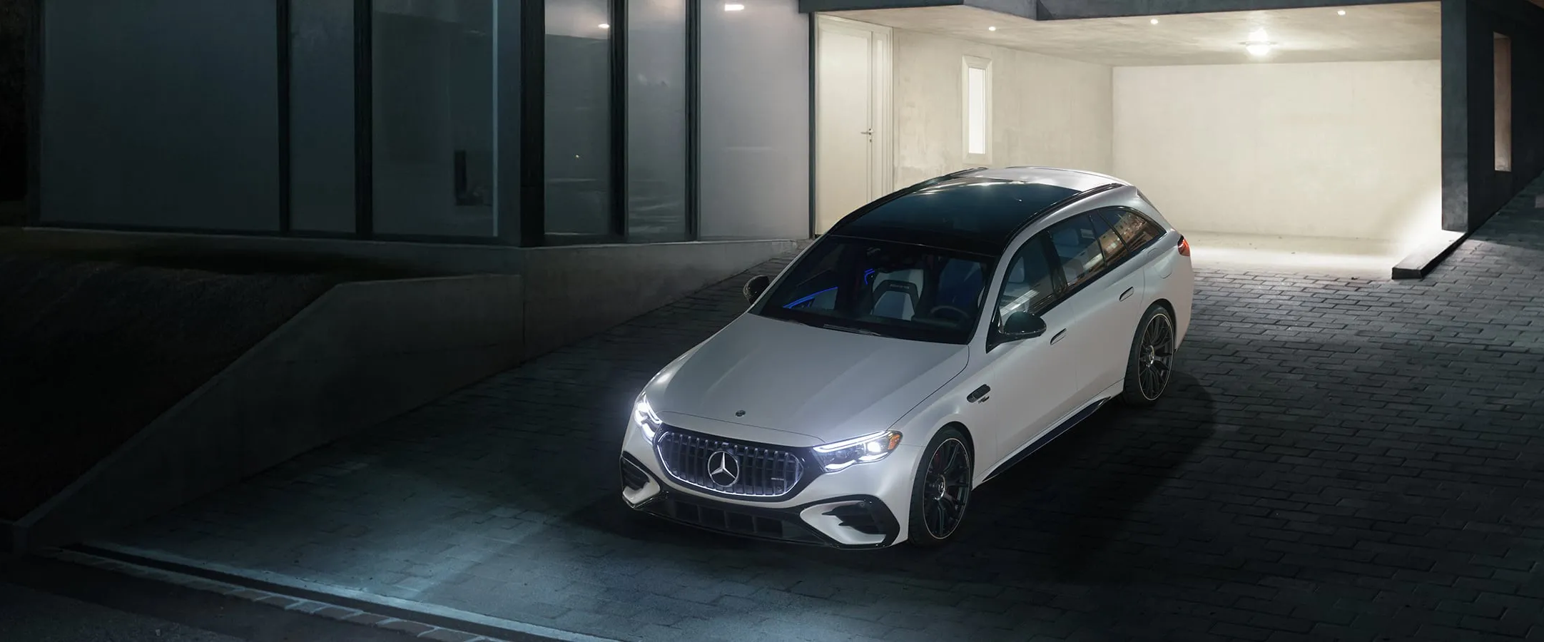 Mercedes-Benz E-Class Wagon - Image