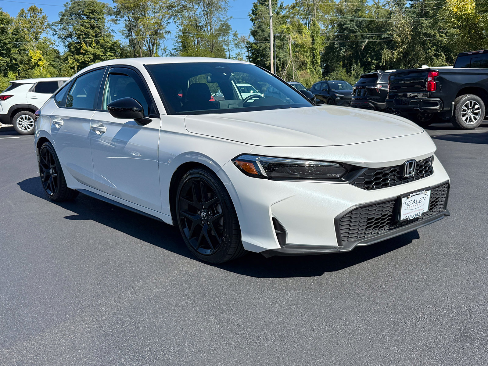 Photo view of 2025 Honda Civic Hatchback in White