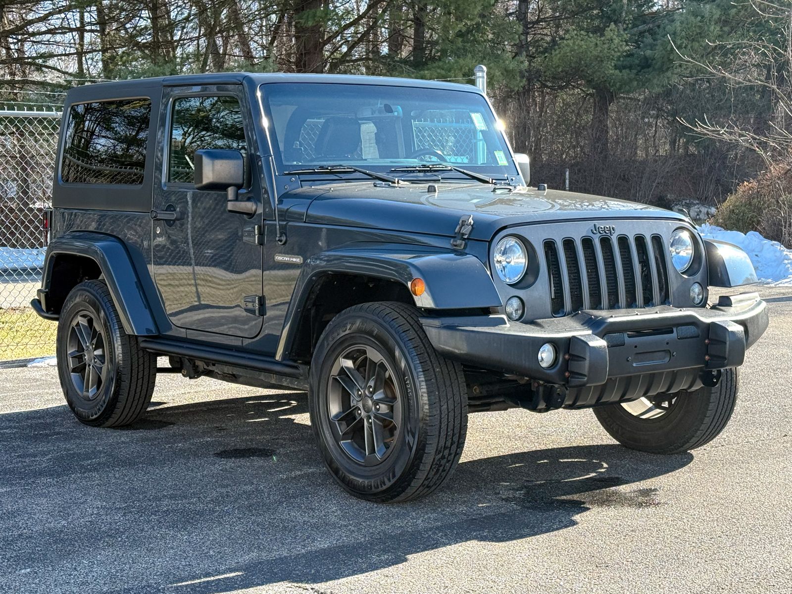 Photo view of 2018 Jeep Wrangler JK in Gray