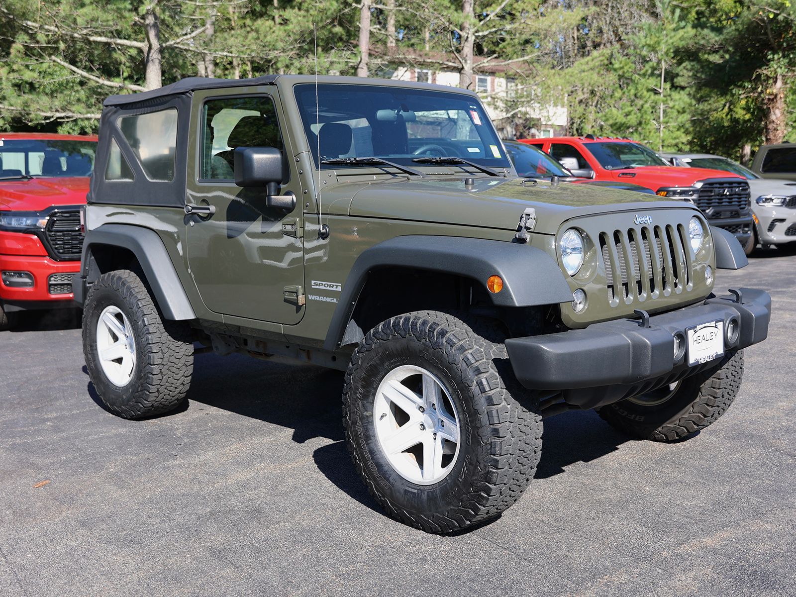 Photo view of 2015 Jeep Wrangler in Green