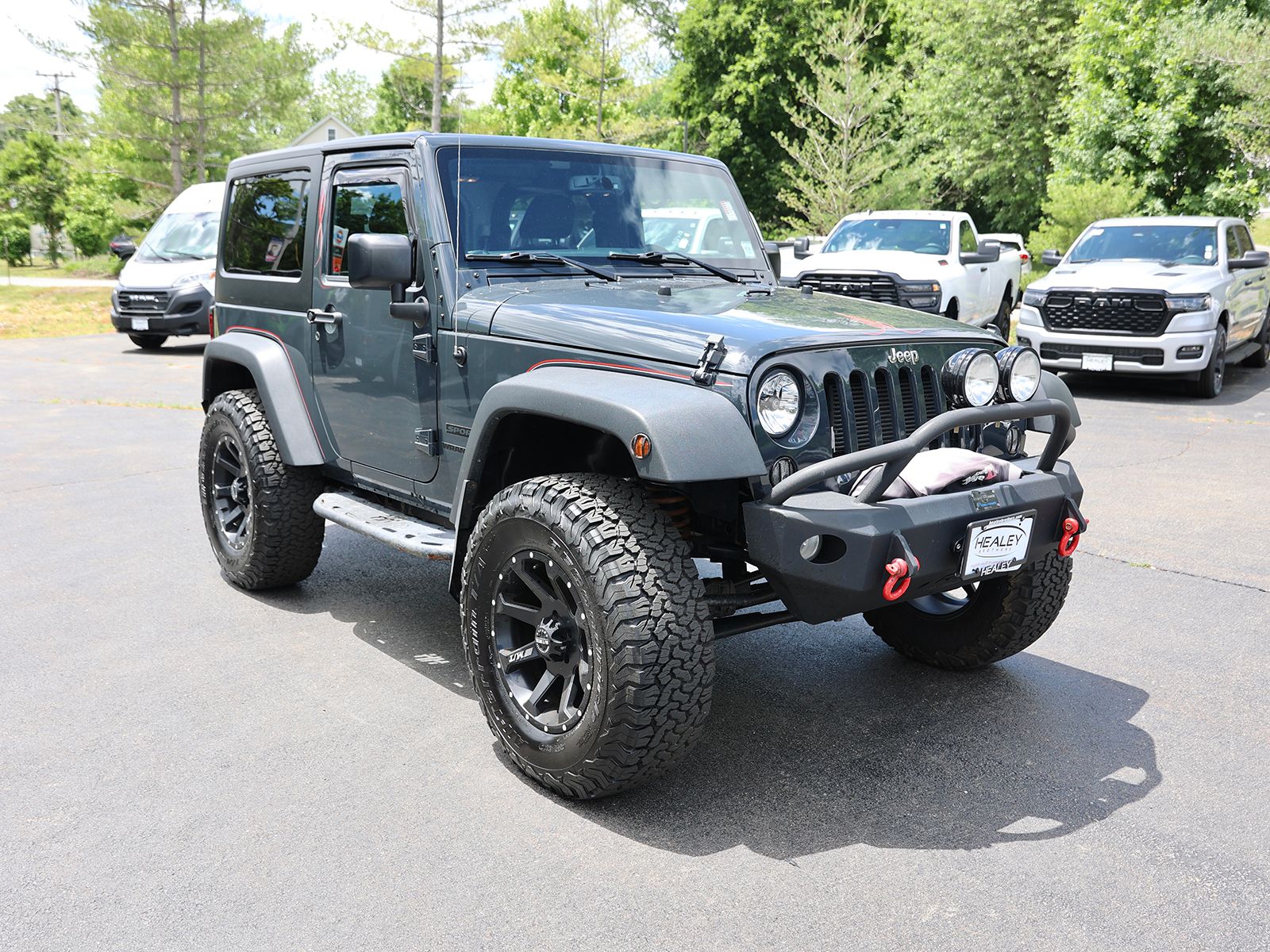 Photo view of 2016 Jeep Wrangler in Gray