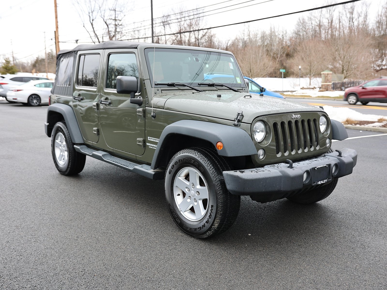 Photo view of 2015 Jeep Wrangler Unlimited in Green