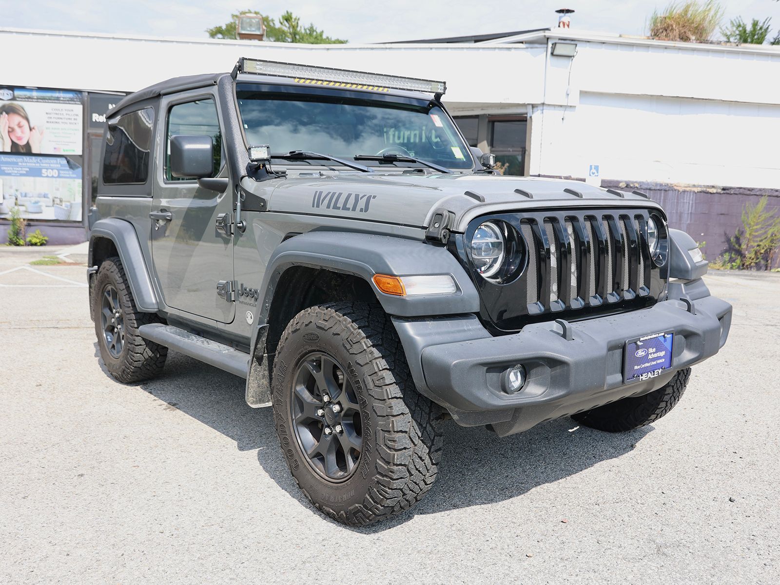 Photo view of 2020 Jeep Wrangler in Gray