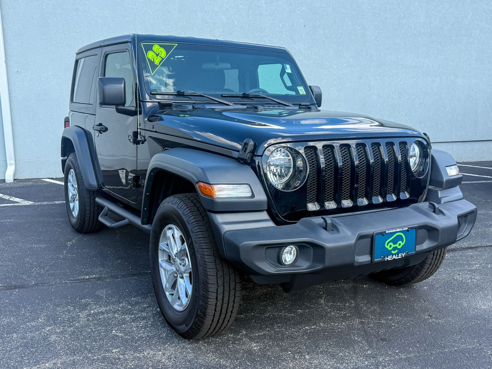 Photo view of 2023 Jeep Wrangler in Black