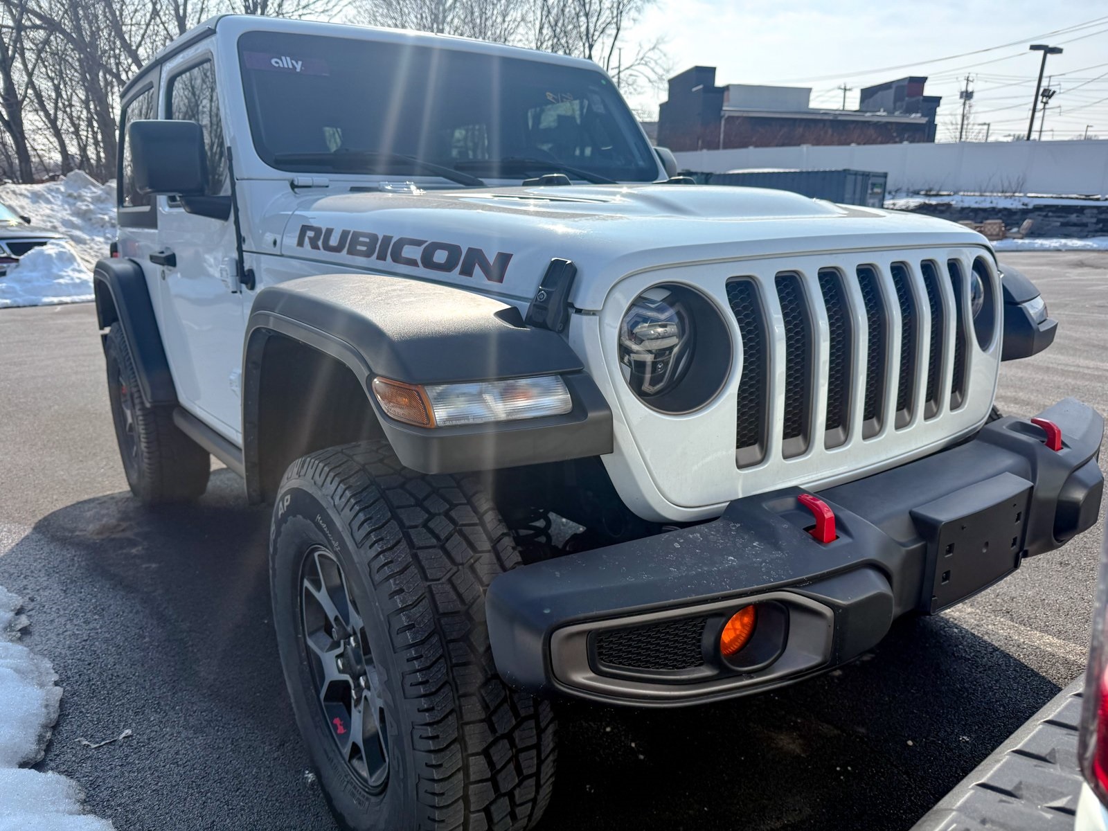 Photo view of 2019 Jeep Wrangler in White