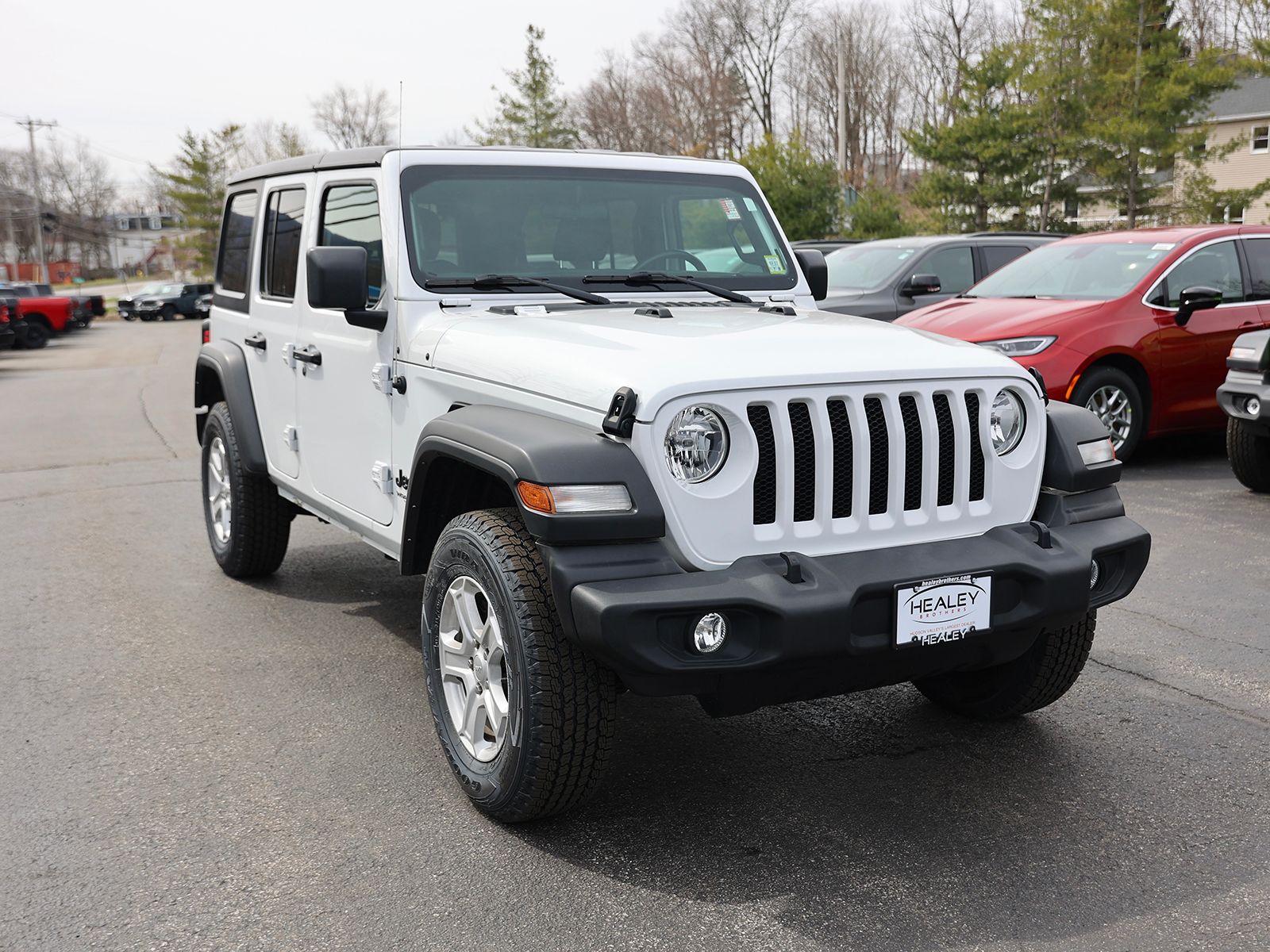 Photo view of 2022 Jeep Wrangler in White