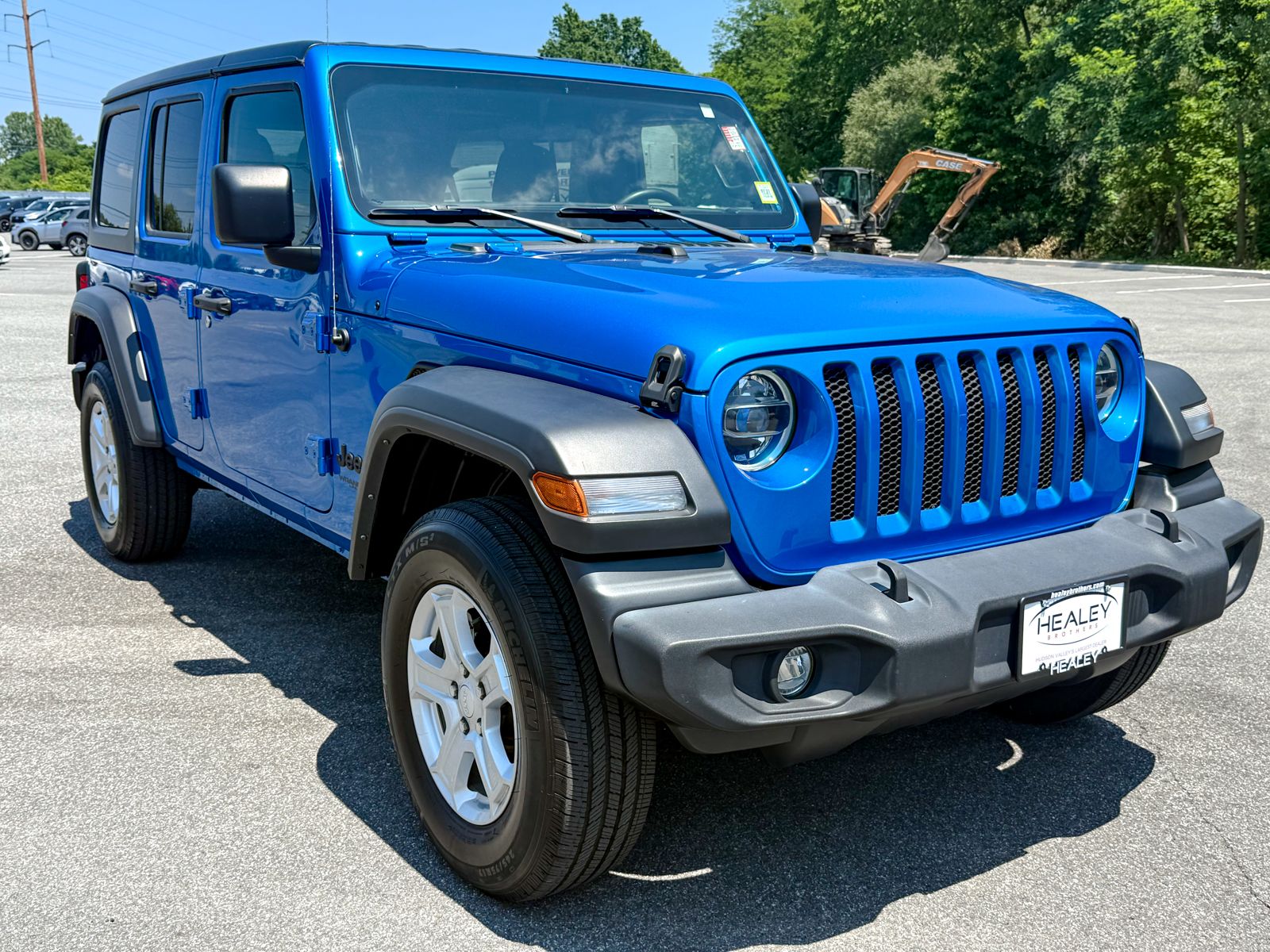 Photo view of 2022 Jeep Wrangler in Blue