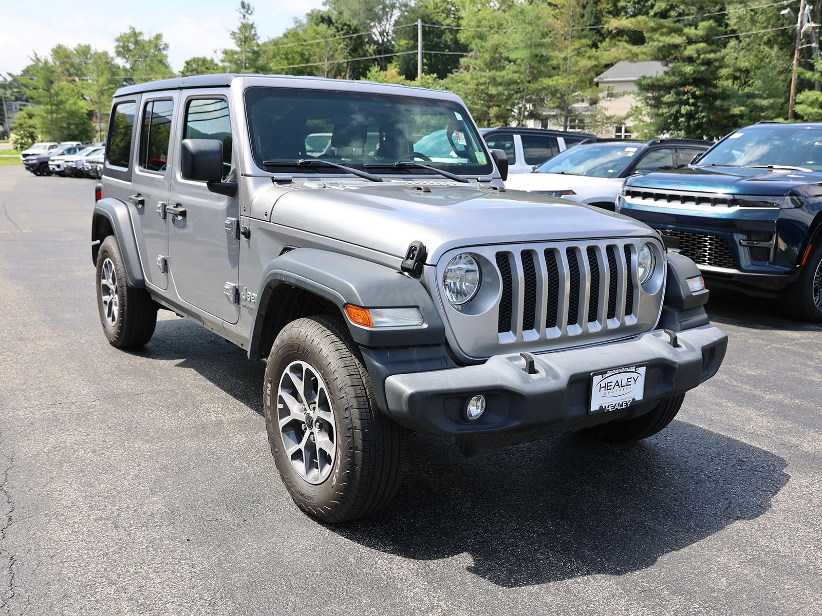 Photo view of 2018 Jeep Wrangler Unlimited in Silver