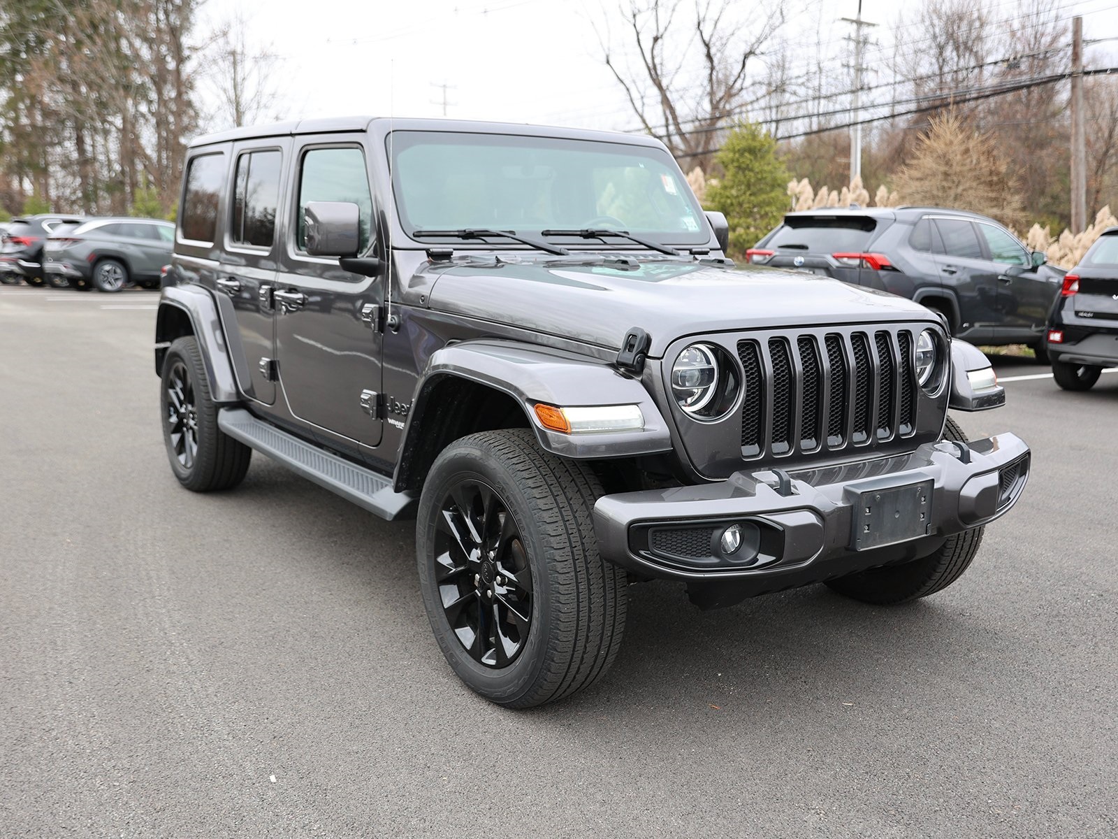 Photo view of 2021 Jeep Wrangler in Gray