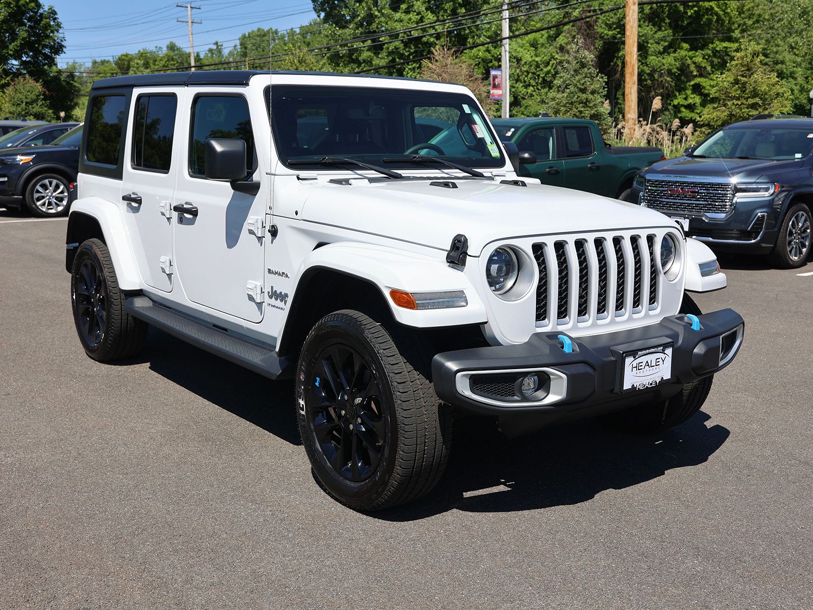 Photo view of 2023 Jeep Wrangler 4xe in White