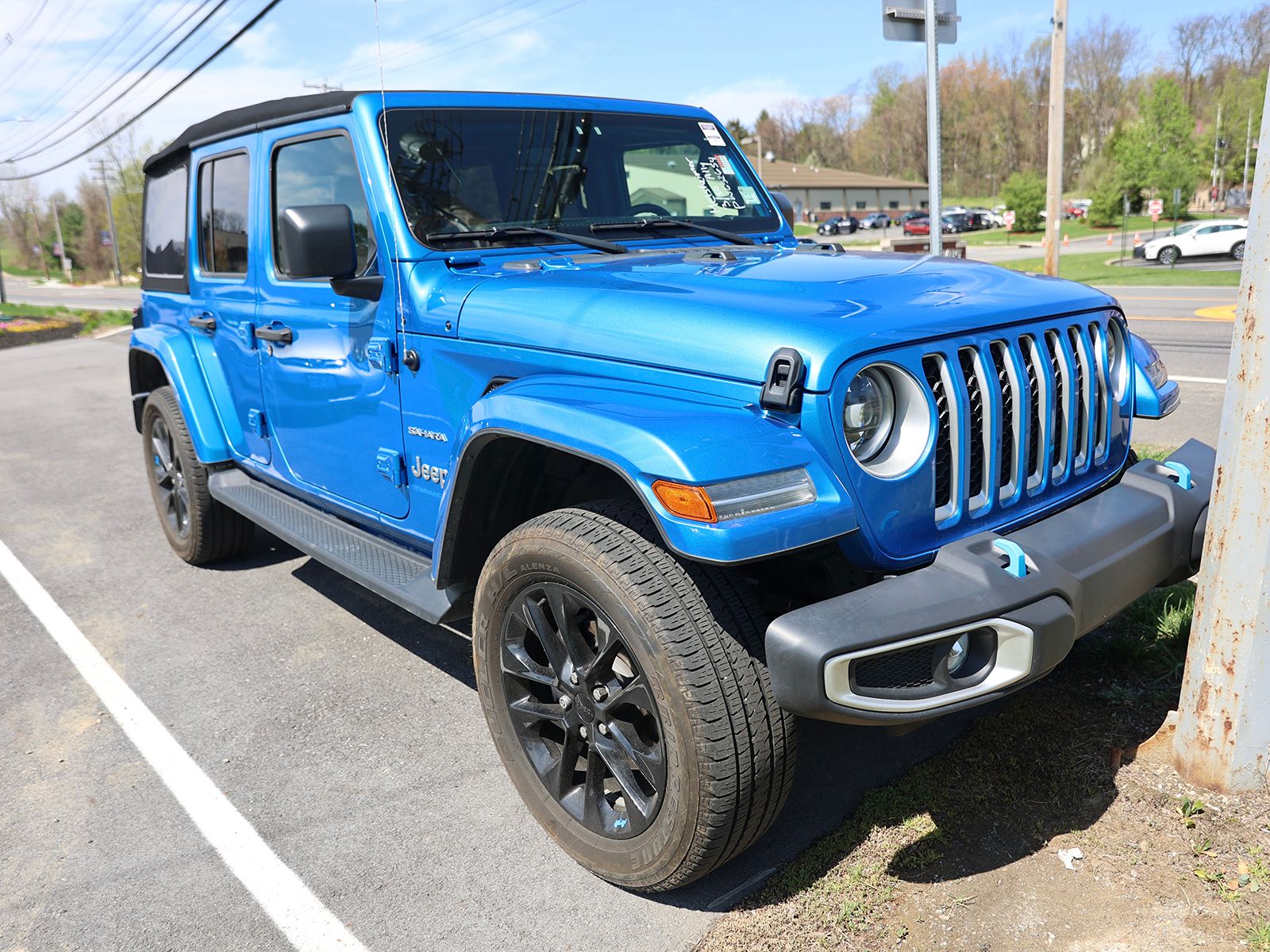 Photo view of 2023 Jeep Wrangler 4xe in Blue