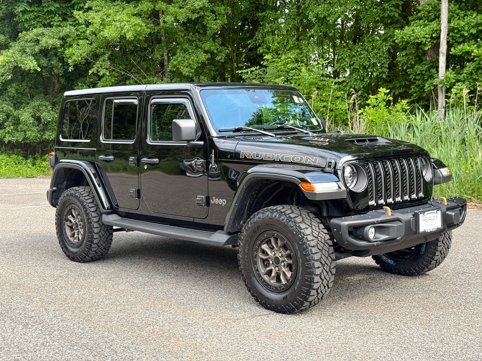 Photo view of 2023 Jeep Wrangler in Black